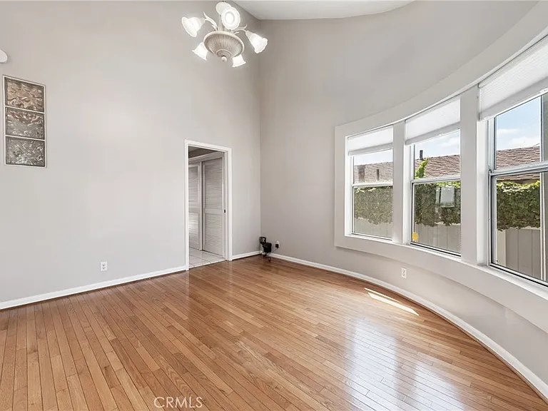 1536 Silver St — Photo 6