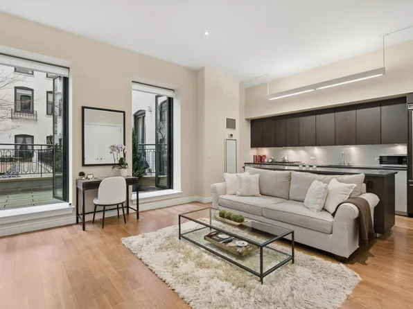 225 5th Avenue image 1 of 7