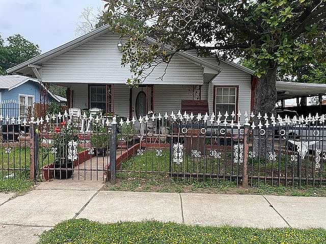 1st image of 3109 Bideker Ave