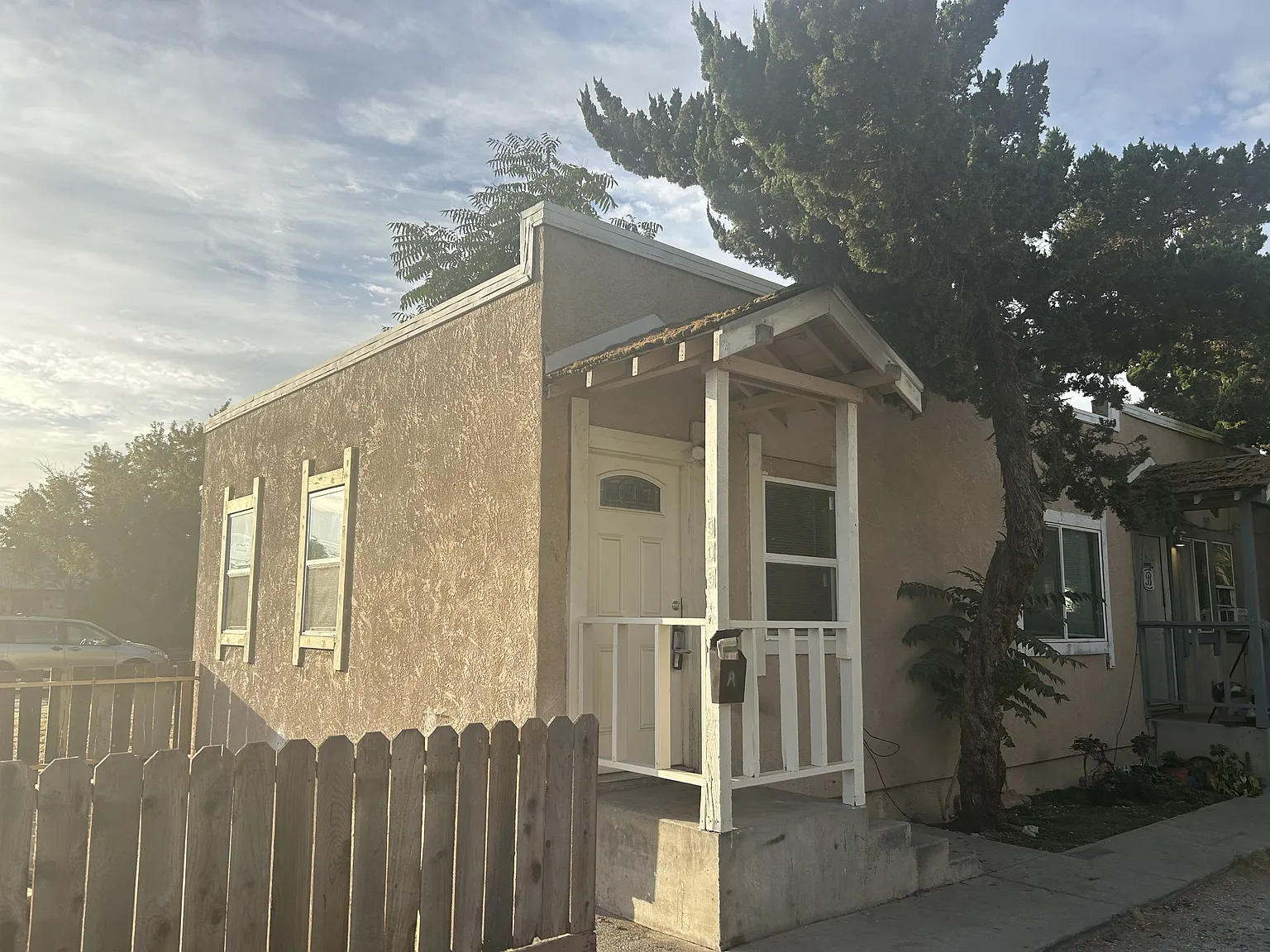 905 3rd St #1 photo 1