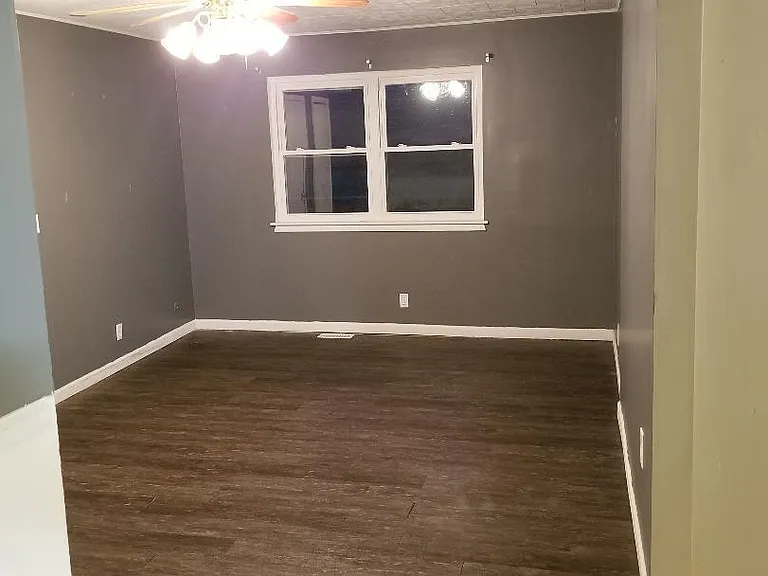 180 Maple Dr — Photo 16
