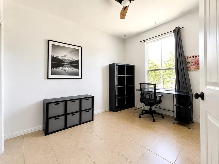 402 Crater Lake Dr — Photo 11