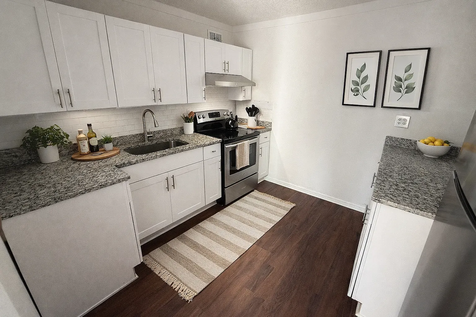 3 bed, 925 sqft, $1,980 — Photo 3