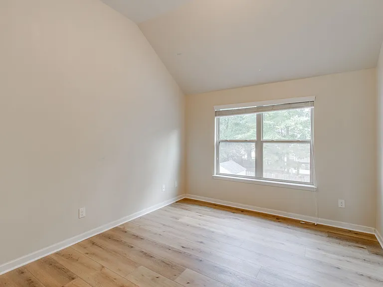 609 Angel Oak Ln — Photo 31