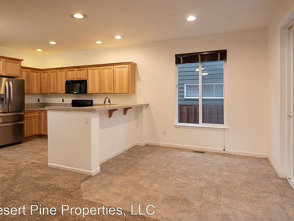 5th image of 61143 Lodgepole Dr
