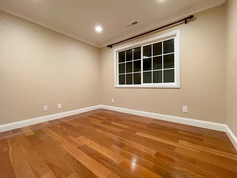 387 Alicia Way — Photo 13