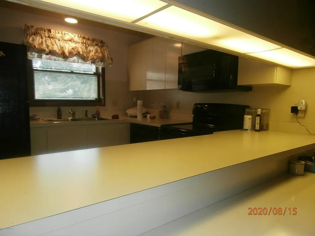 2 bed, 1500 sqft, $1,850 — Photo 3