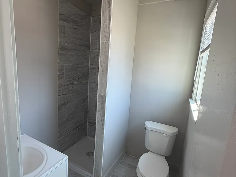 1116 Chicago Ave — Photo 11