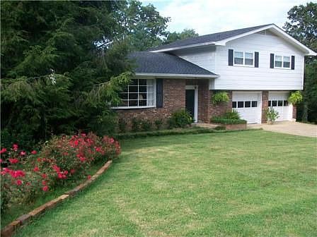 1st image of 929 Brynwood Dr