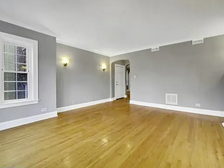 7925 S Trumbull Ave #1S — Photo 2