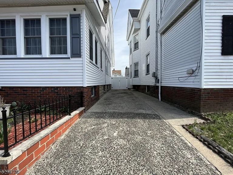 364 Chestnut St — Photo 21