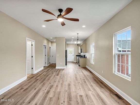 5th image of 1111 Dock St