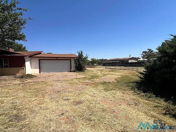 3rd image of 2221 Carolina Ct