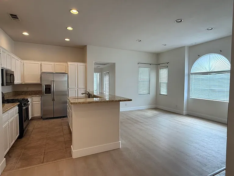 10860 Ivy Hill Dr #8 — Photo 4