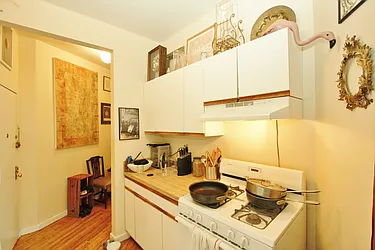 Rented by R New York