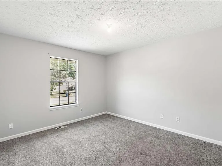 7055 Hania Dr — Photo 16
