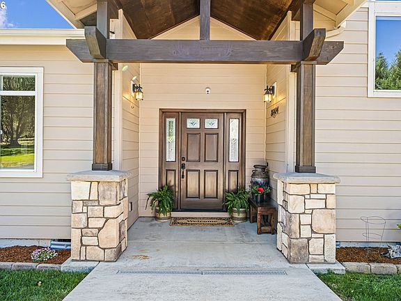 4th image of 86404 Bailey Hill Rd