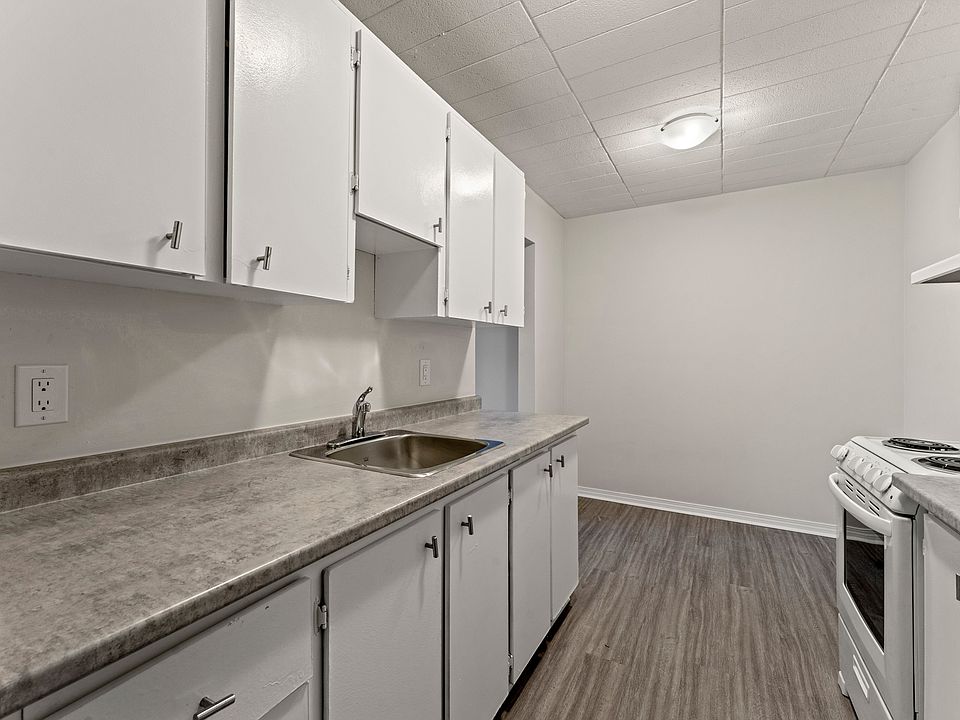1st image of 3590 Peter St #1571880