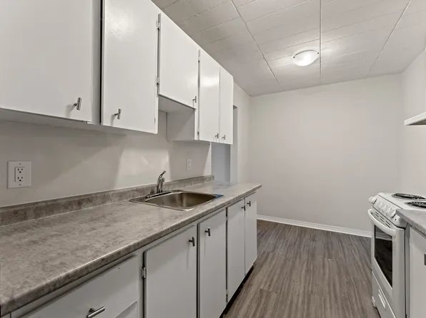 Sun Ray Manor Apartments