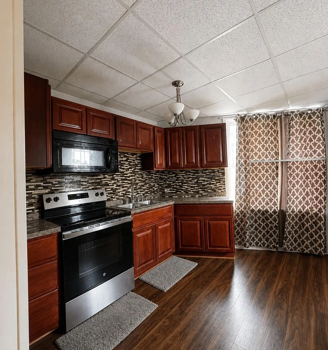 2 bed, 800 sqft, $900 — Photo 1