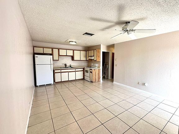 5th image of 105 Woodley Ave