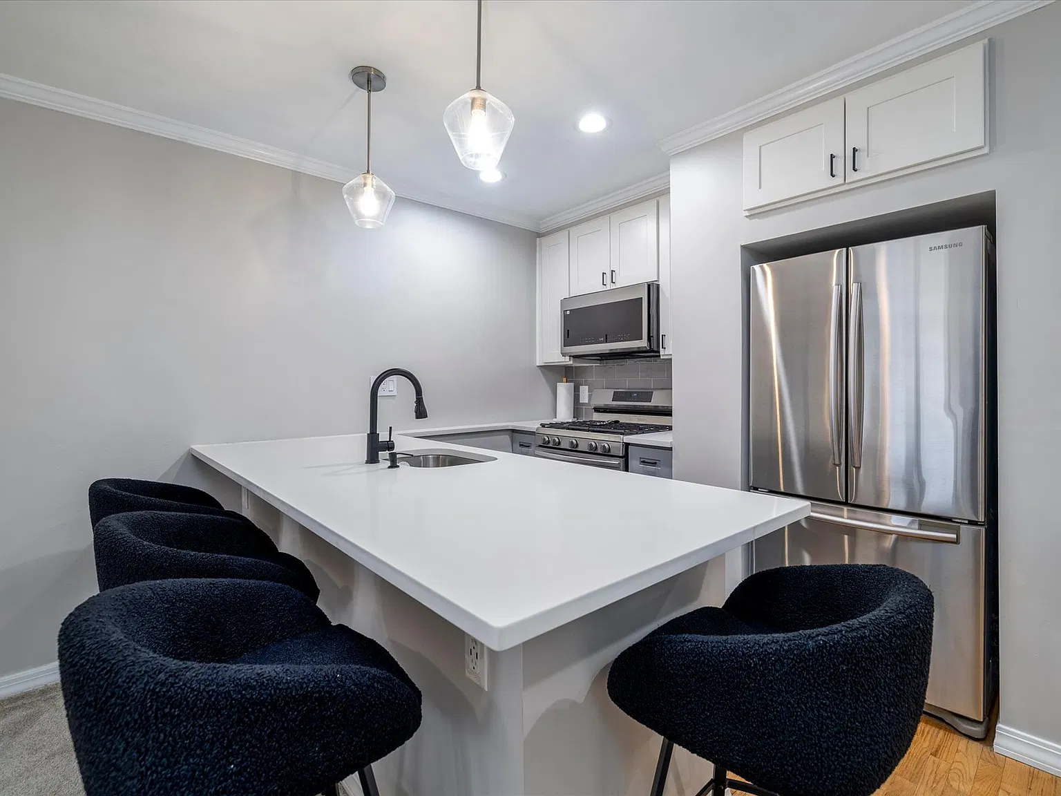 1 bed, 750 sqft, $3,000 — Photo 4
