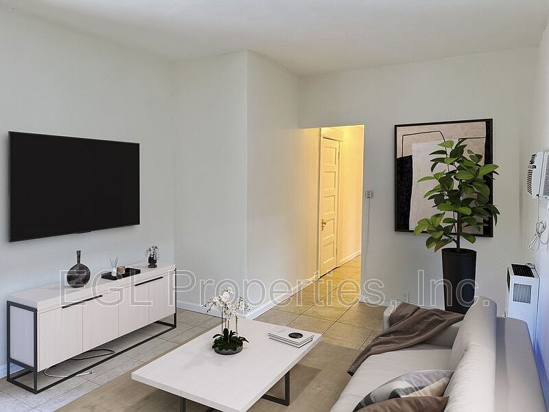 1st image of 1011 Western Ave APT B