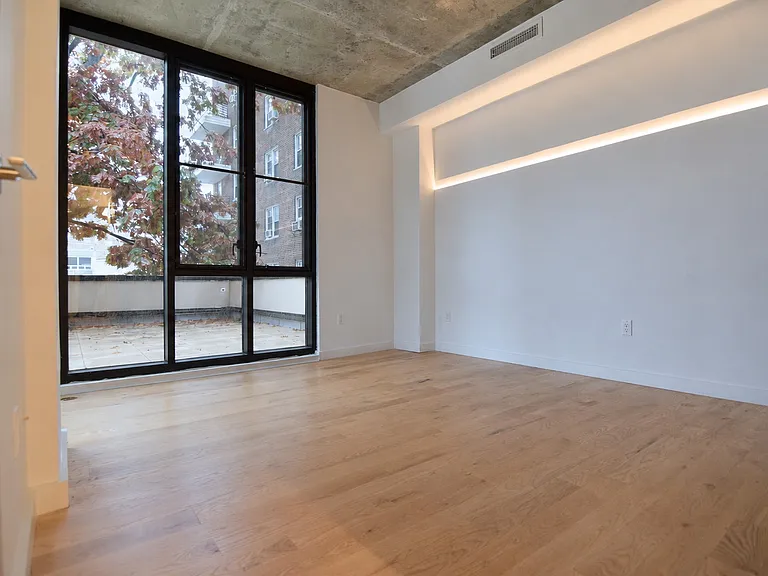 640 W 238th St #2L — Photo 2