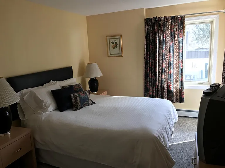 71 Alpine Dr #D210 — Photo 3