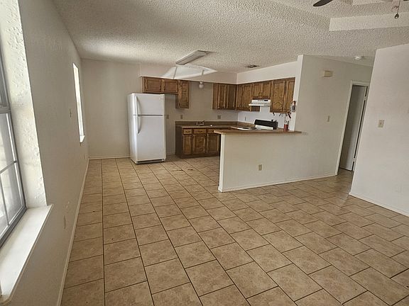 5th image of 801 W Stubbs St APT 3