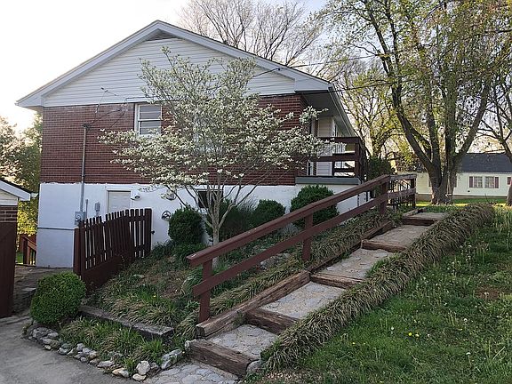 2nd image of 306 Lyons Dr