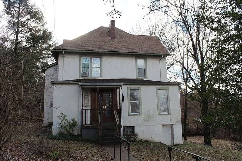 2nd image of 3201 Graham Boulevard Ext