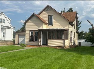 1703 Summit St, Marshalltown, IA 50158