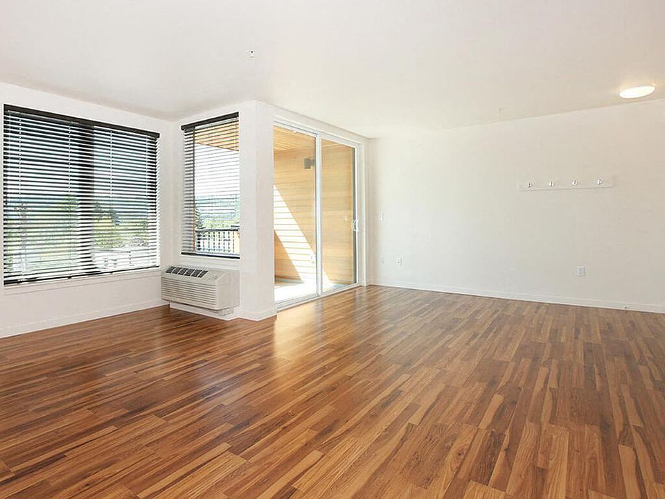 Madison at Sellwood ; Living Room