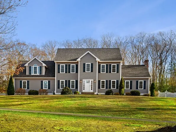 3 Blueberry Hl, Pepperell, MA 01463