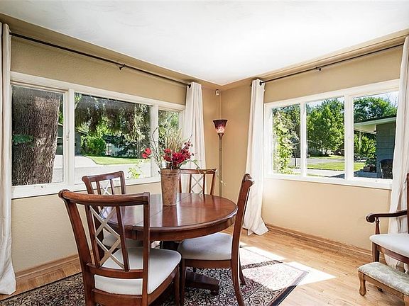 3rd image of 1172 Ponderosa Dr
