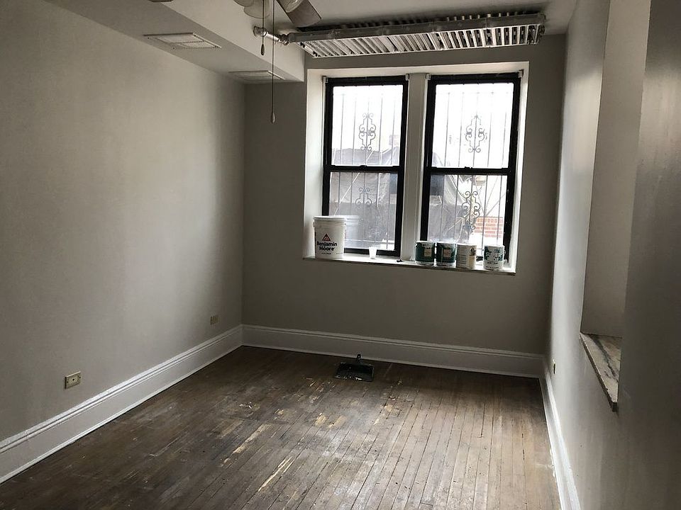1st image of 2228 42nd St APT 1R