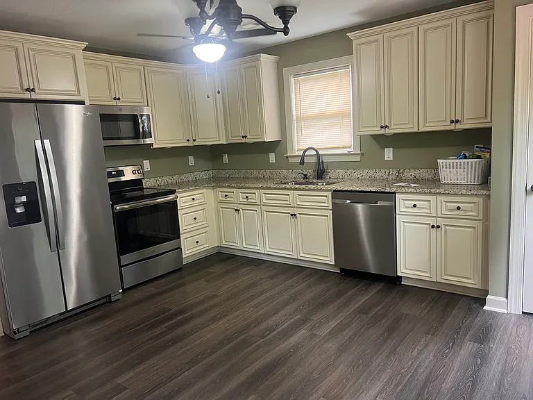 255 Sterling Way — Photo 3