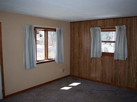 4th image of 1521 Lakeview Dr