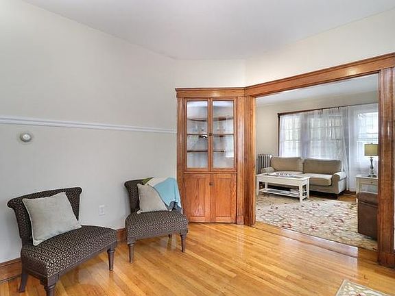 4th image of 11-13 Holyoke St #1