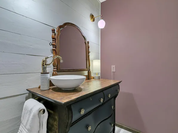 1030 4th Ave NW, Milaca, MN 56353