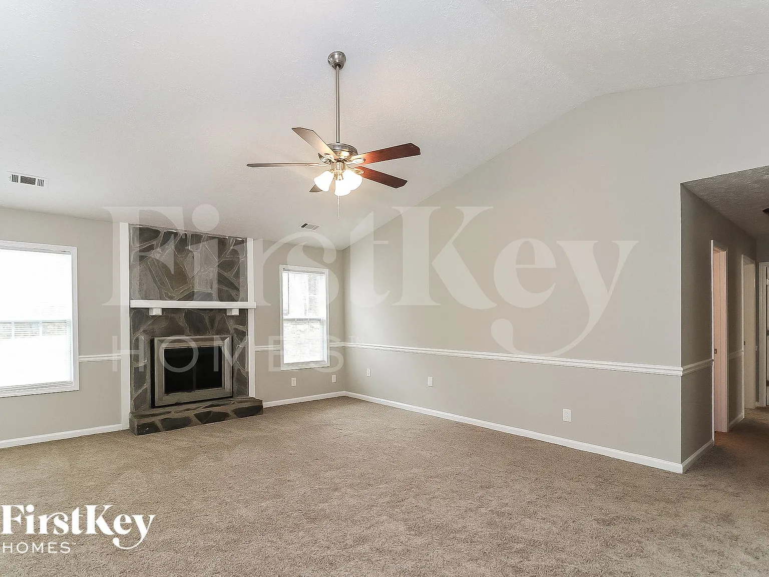 4 bed, 2.0 bath, 1816 sqft, $2,605 — Photo 4