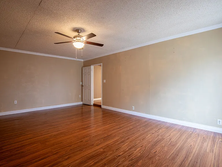 1714 Elena Dr — Photo 18