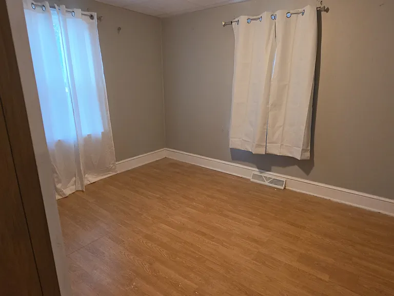 450 Main St #1 — Photo 4