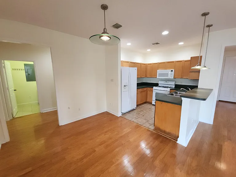 3625 Longfellow Rd — Photo 10