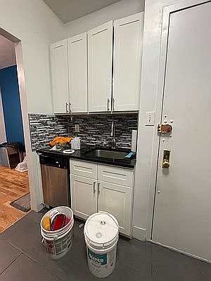 2nd image of 236 E 89th St APT 2D