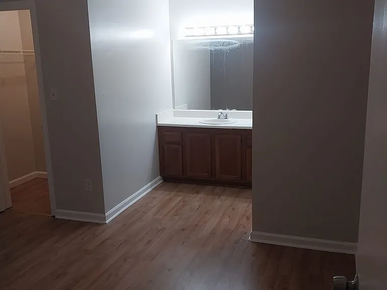 5691 Waterford Ct — Photo 17