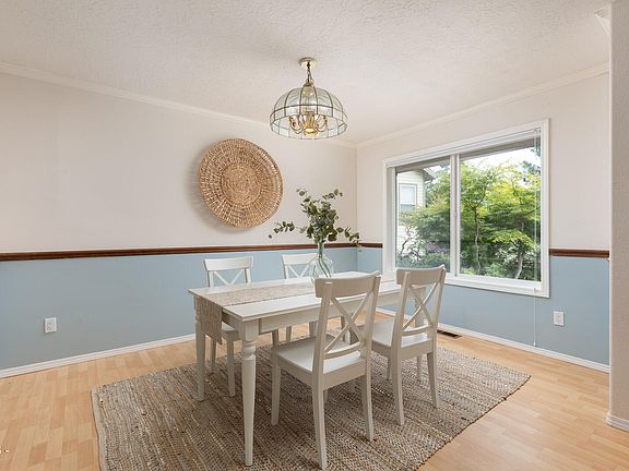 5th image of 1255 NE Lakewood