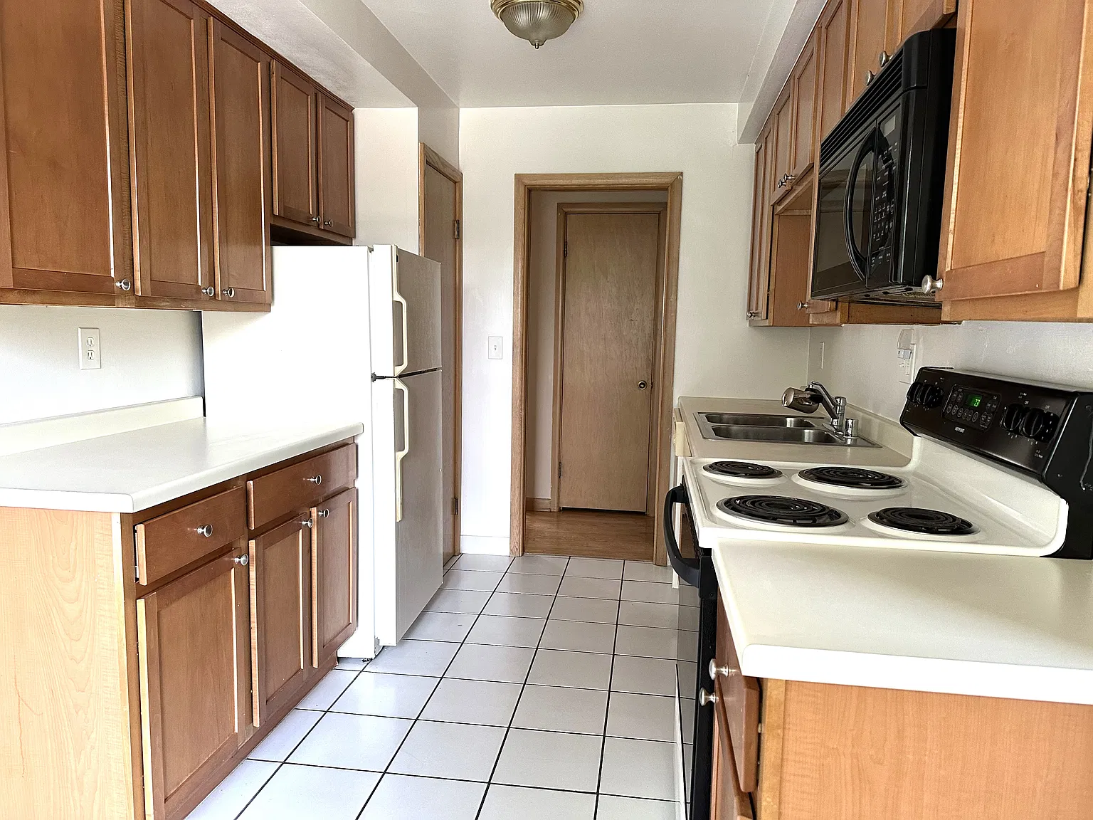 2 bed, 1100 sqft, $1,595 — Photo 3
