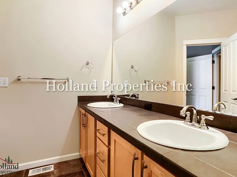 4949 SW 141st Ave — Photo 21